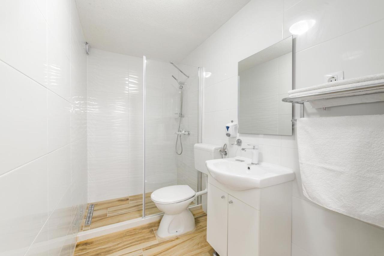 Apartments By The Sea Baska Voda, Makarska - 17570 외부 사진
