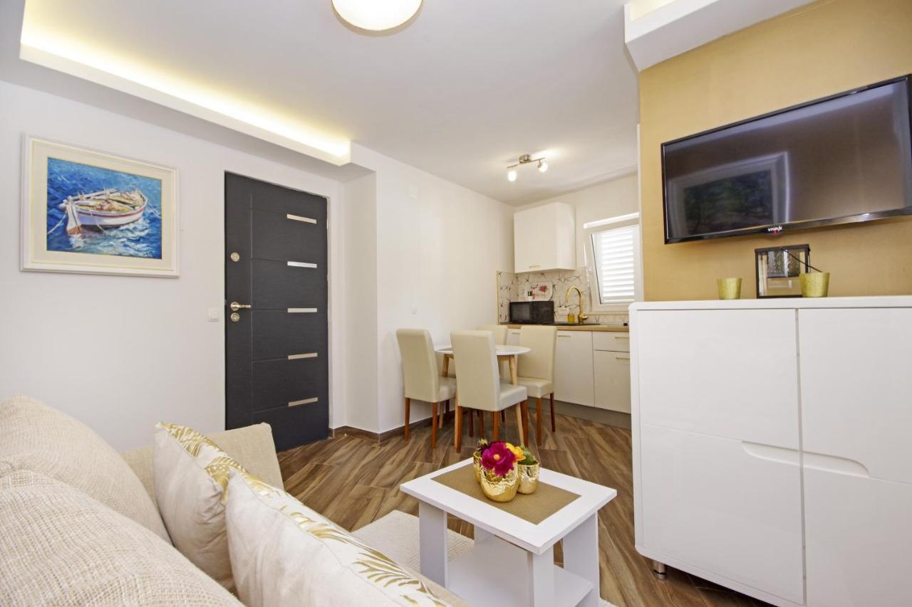 Apartments By The Sea Baska Voda, Makarska - 17570 외부 사진