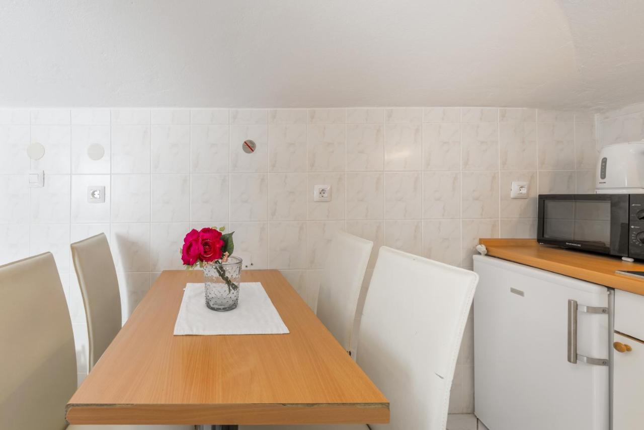 Apartments By The Sea Baska Voda, Makarska - 17570 외부 사진