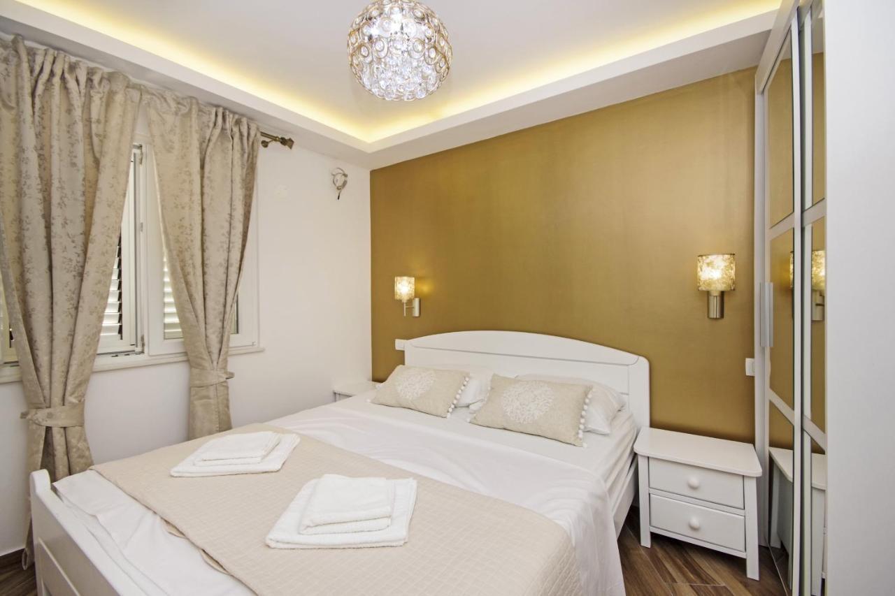 Apartments By The Sea Baska Voda, Makarska - 17570 외부 사진