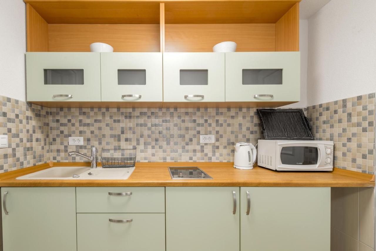 Apartments By The Sea Baska Voda, Makarska - 17570 외부 사진