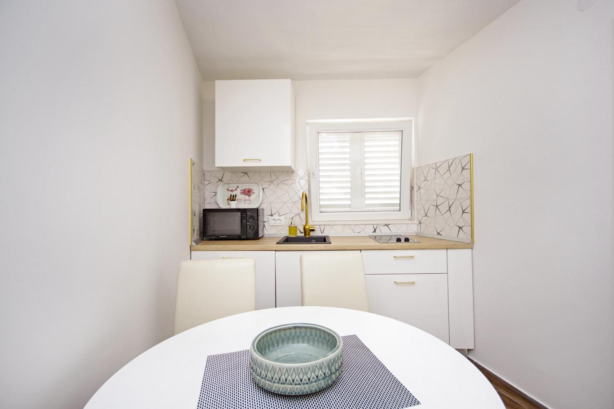 Apartments By The Sea Baska Voda, Makarska - 17570 객실 사진